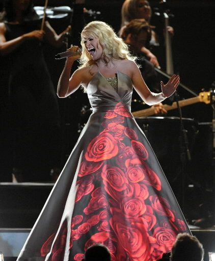 carrie-underwood-performs-grammys-2013-ap1