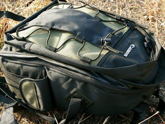 800px-Canon-Deluxe_Backpack-200-EG