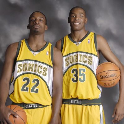 seattle_supersonics_jeff_green_and_kevin_durant_of_the_seattle_supersonics__cKhDog60.sized