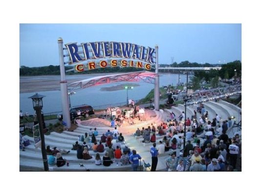 3042758-Concert_at_Riverwalk_Crossing_Tulsa