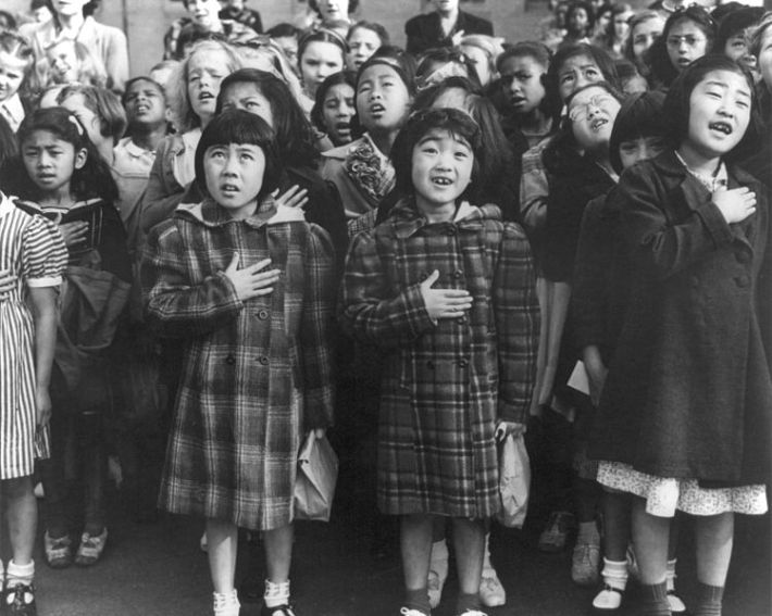 Dorothea_Lange_pledge_of_allegiance