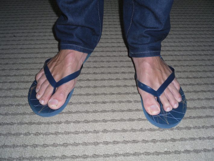 01-man-flip-flops